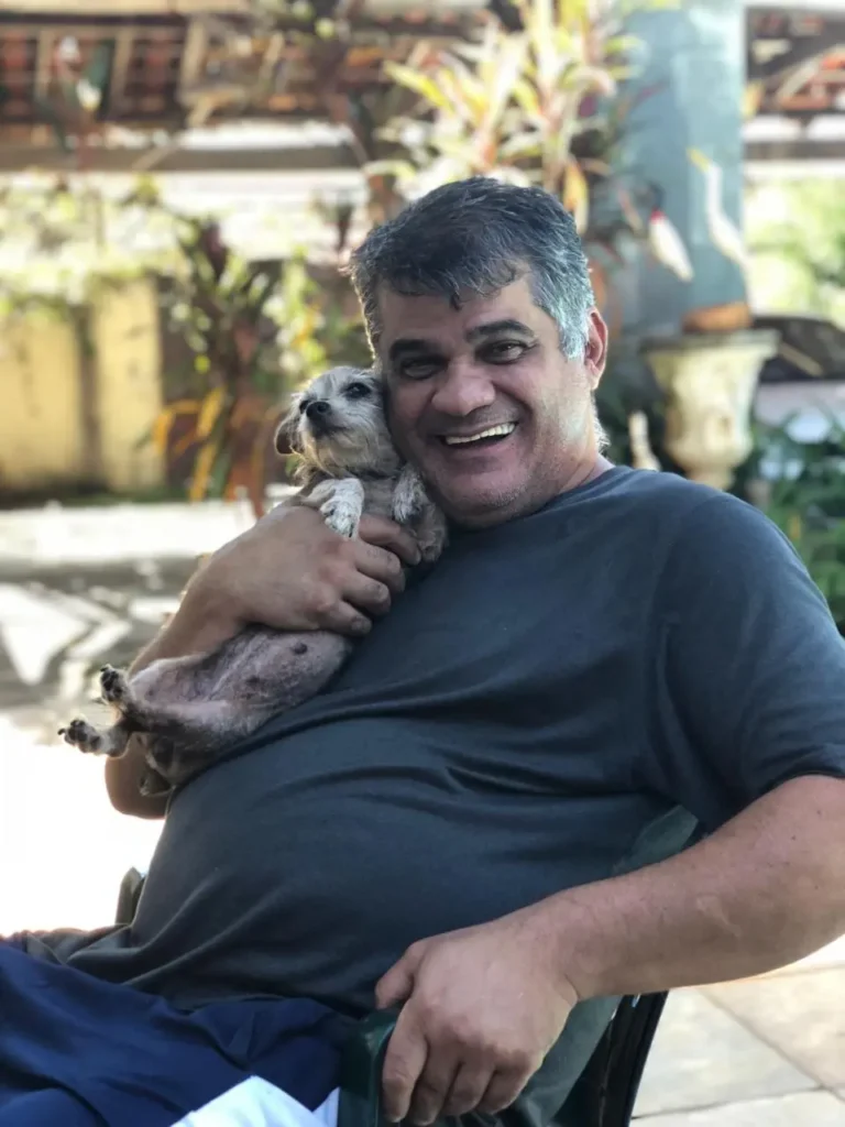 Flávio Brandão Barros, técnico em Tecnologia da Informação (TI), teria recebido aproximadamente 20 picadas Foto: Reprodução/Redes Sociais