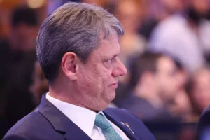 Tarcísio cresce e ameaça projeto presidencial de Caiado