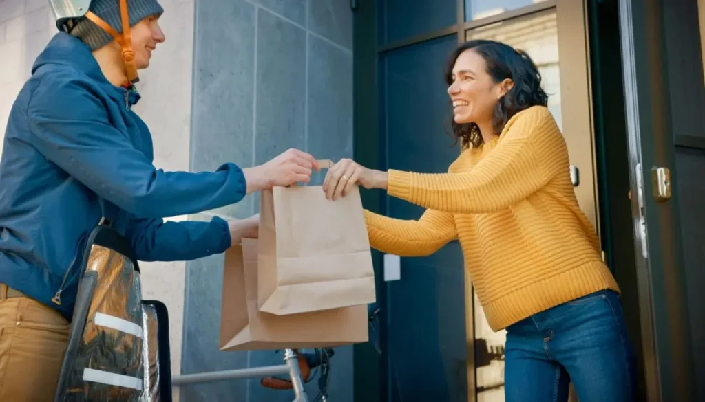 Setor de delivery acelera e transforma rotina de bares e restaurantes em Goiás 2 vender comida a domicilio