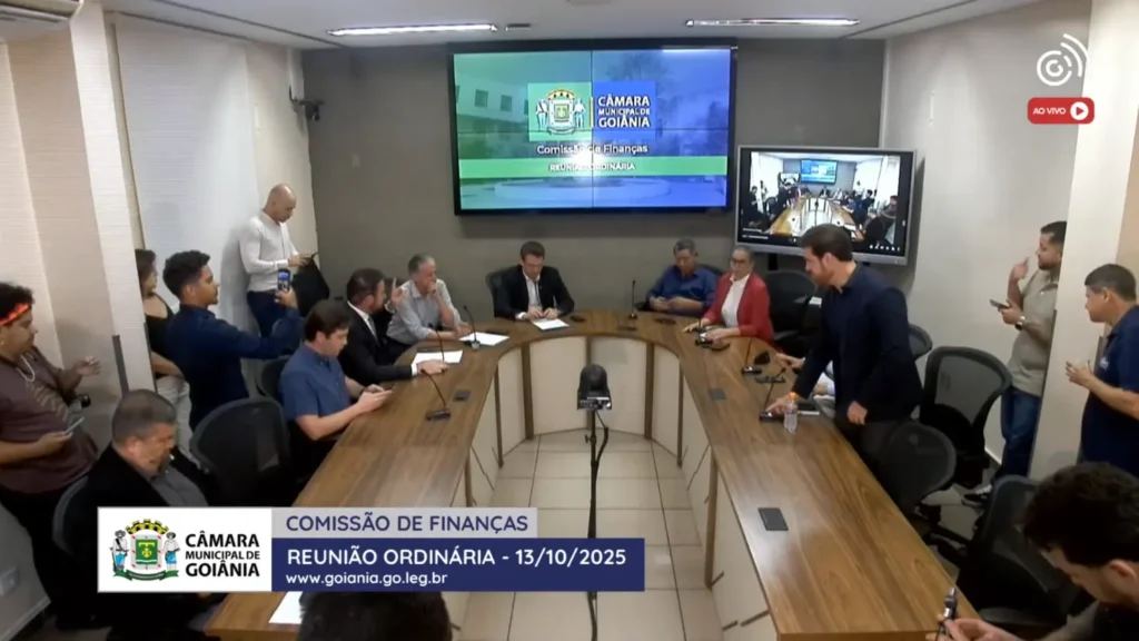 Votação da Taxa do Lixo tem pedido de vista para evitar vitória da base