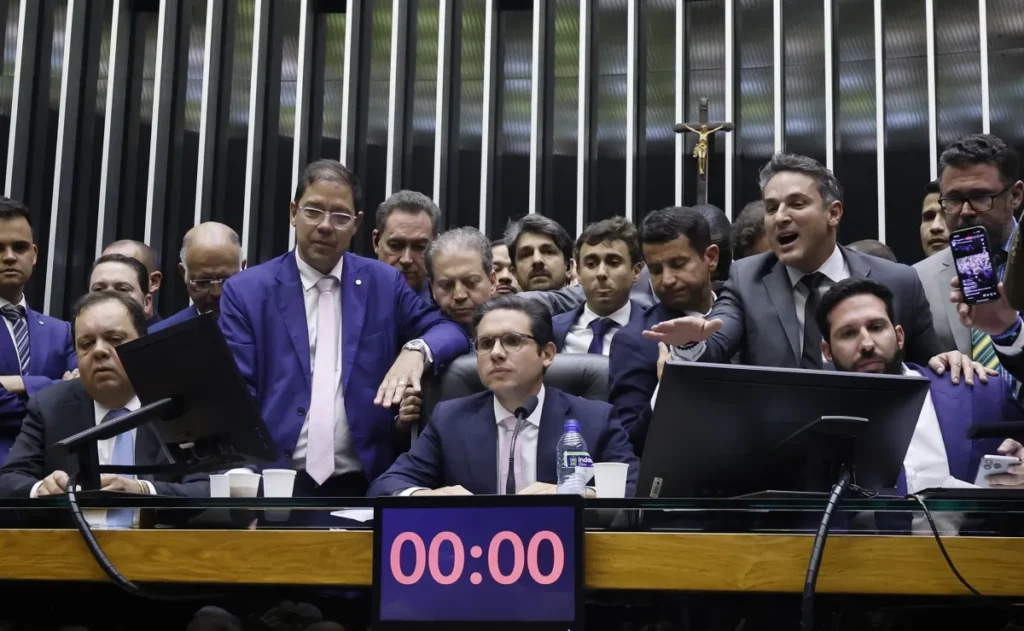 Conselho de Ética pauta punições a deputados por obstrução do plenário da Câmara