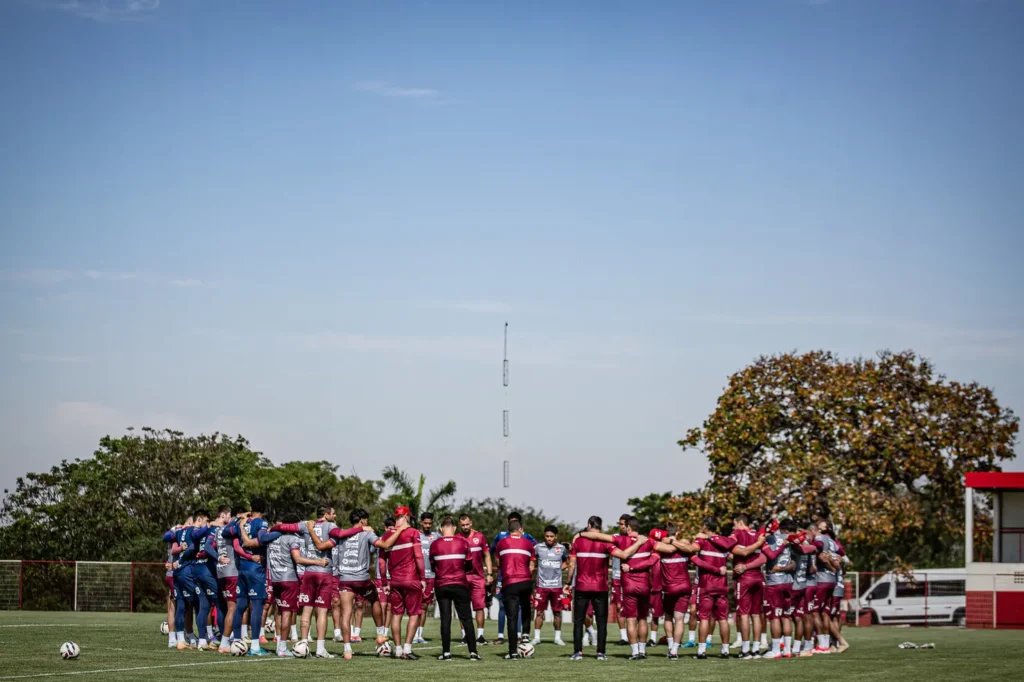 O Vila Nova soma 39 pontos na Série B, e se encontra a nove tentos do G-4 (Foto: Roberto Corrêa | VNFC)