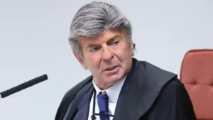 Fux pede revisão em voto no julgamento que condenou Bolsonaro