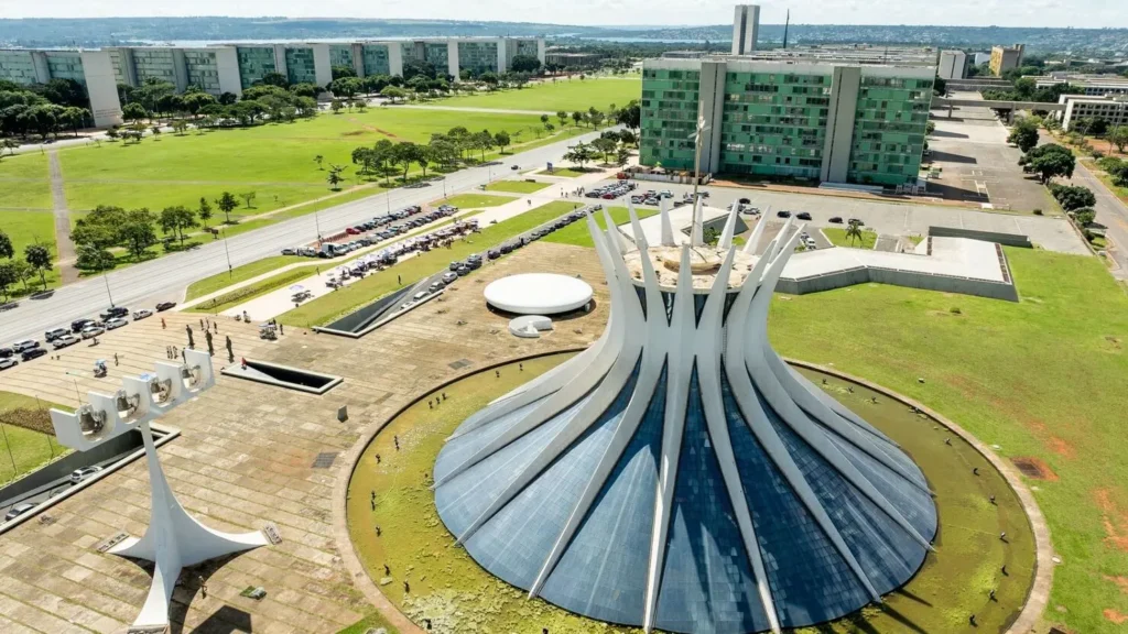 Brasilia DF Monumentos Catedral e Esplanada 20240330 DJI 20240330205045 0033 D foto Sebrae Embratur