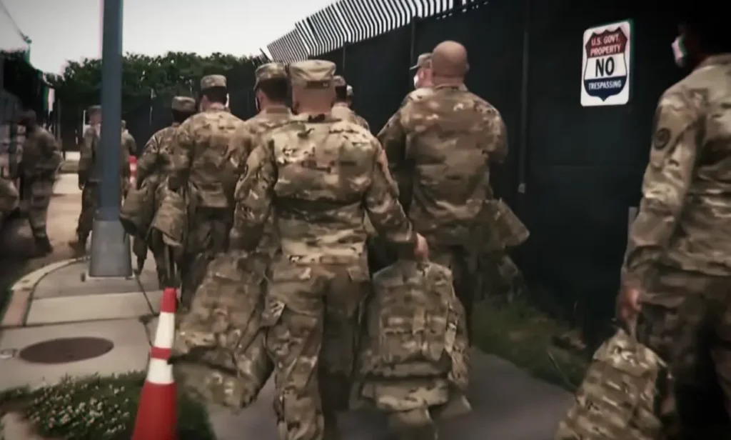 Trump exige prisão de autoridades de Chicago e envia tropas a cidade 2 Trump