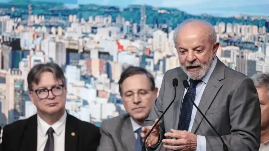 Lula diz que Brasil era governado por uma “tranqueira” em referência a Bolsonaro