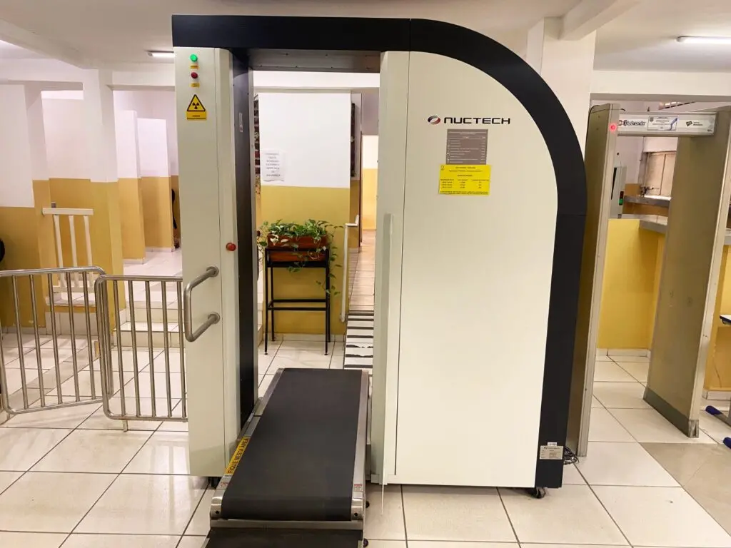 Antes do prazo determinado pelo STF, Goiás passa a escanear todos visitantes de presídios 2 Presídios