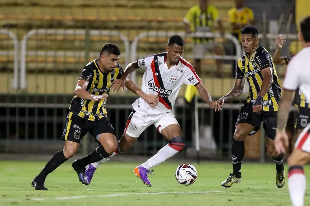 Volta Redonda goleia Atletico GO