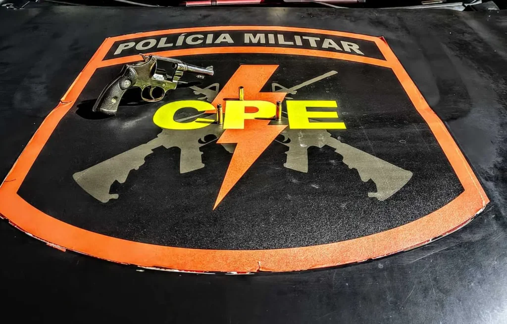 PRESA EM ITAUÇU DUPLA QUE TENTOU MATAR HOMEM POR DÍVIDAS DE DROGAS EM HIDROLÂNDIA