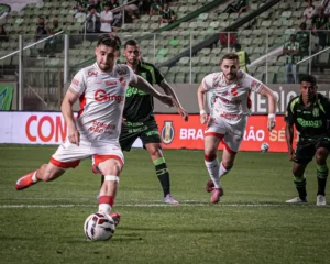 O gol do Vila Nova foi marcado por João Vieira de pênalti (Foto: Fernando Brito | VNFC)