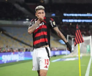 O gol que garantiu a vantagem do Flamengo foi feito por Carrascal, no segundo tempo (Foto: divulgação | Libertadores)