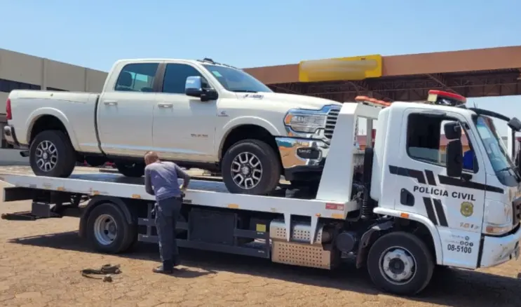Carro de luxo no valor de R$515 mil é apreendido sob suspeita de lavagem de dinheiro 2 luxo