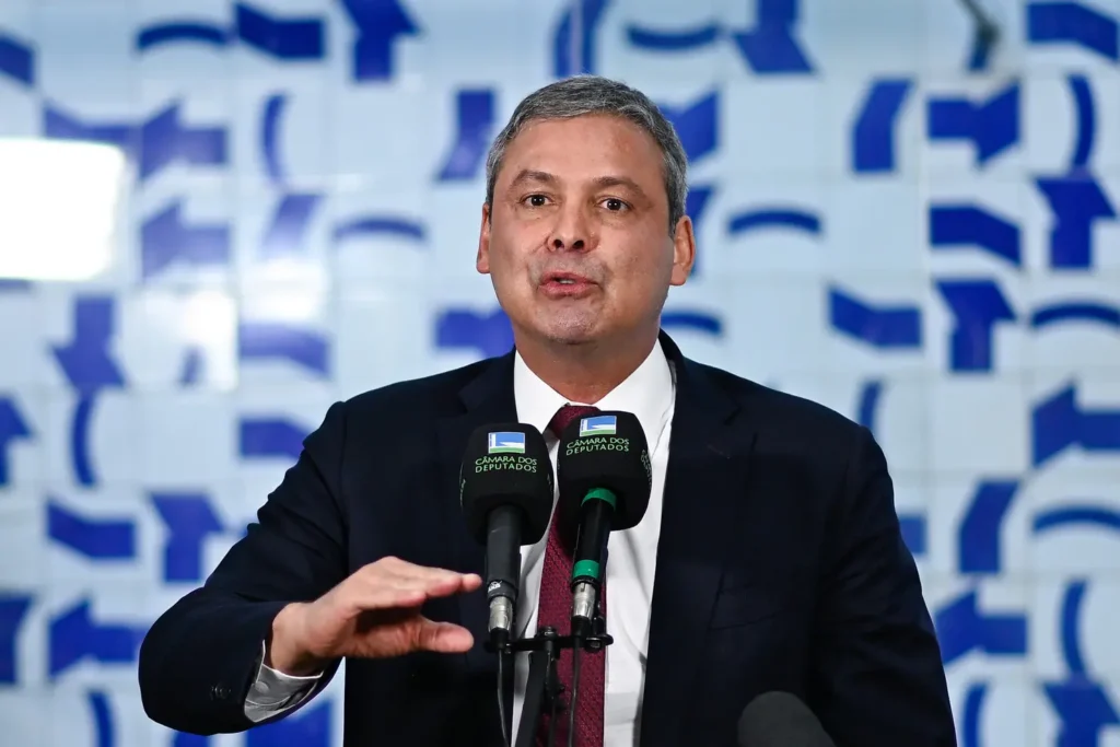 lider do PT na Camara Lindbergh Farias concedeu coletiva no Salao Verde para apresentar representacao em que pede a prisao do ex presidente Jair Bolsonaro Metropoles 3