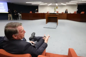 Após audiência de custódia, STF decide manter prisão de Bolsonaro