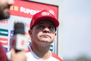 O Colorado chegou a abrir 2 a 0 no placar, e sofreu o empate contra a equipe do Operário-PR