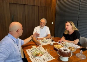 Por que o PT avalia apoiar José Eliton para governador em 2026