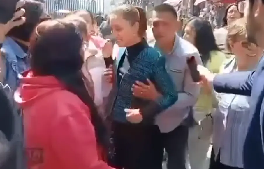 Presidente do México apresenta queixa após assédio durante caminhada 2 presidente