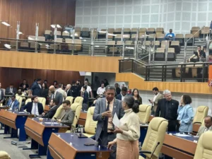 Força da base de Mabel é posta à prova na tramitação da LDO e da LOA