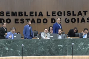 Com mais comissionados que Alesp, Alego é máquina de autopromoção dos deputados
