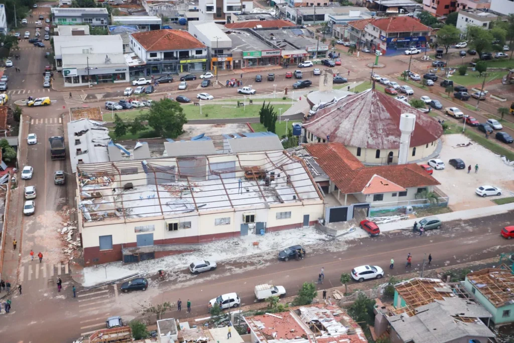Tornado com ventos de ate 250 kmh devastou o municipio de Rio Bonito do Iguacu no Parana. Ao menos seis pessoas morreram Metropoles 10 scaled 1