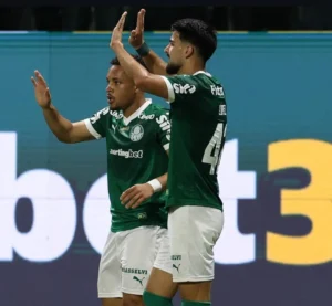 Na vitória contra o Santos, Vitor Roque marcou os dois para o alviverde (César Greco | SEP)