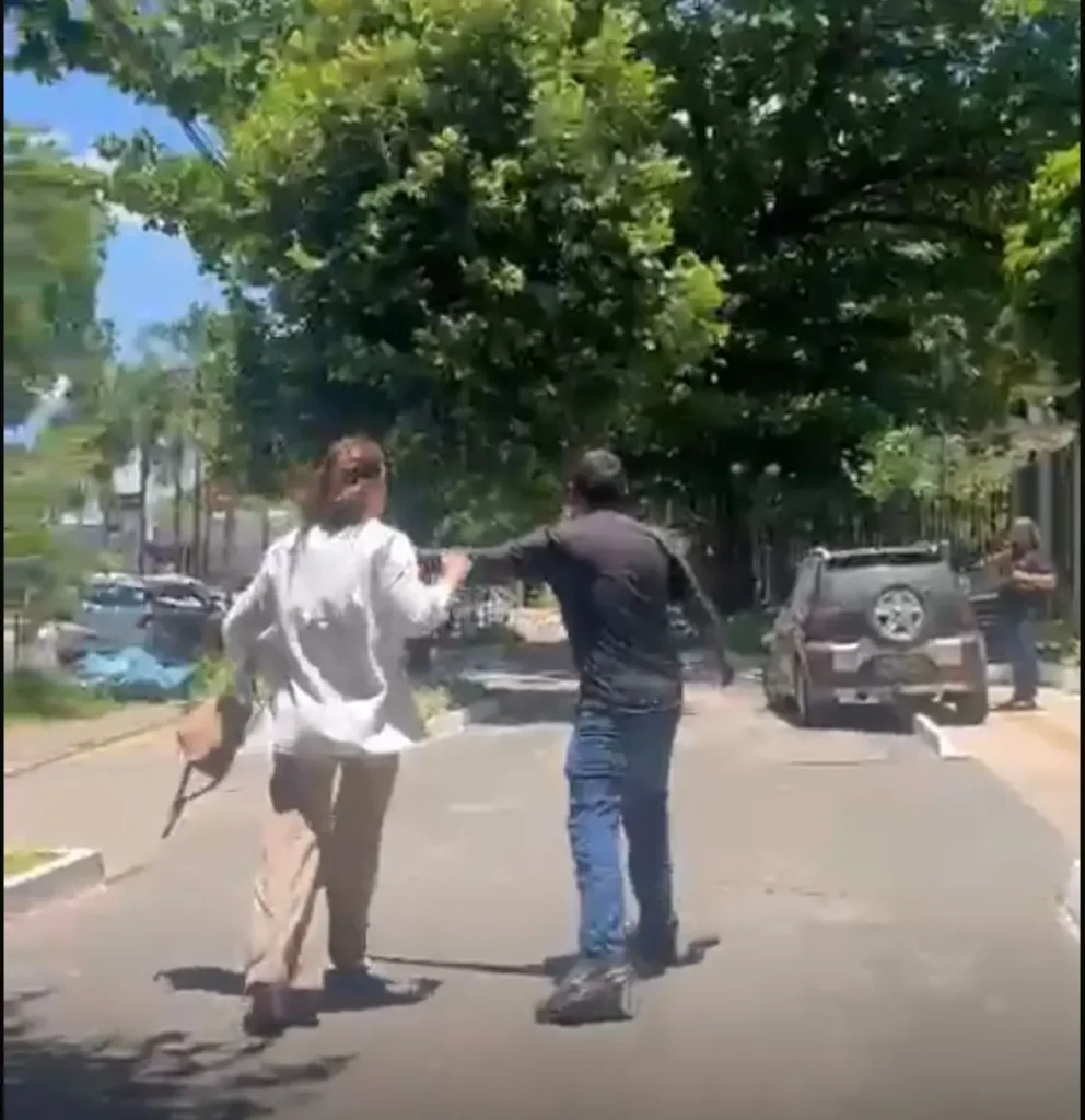 Entregador é agredido por servidora do TJ-GO durante entrega em Goiânia 2 entregador