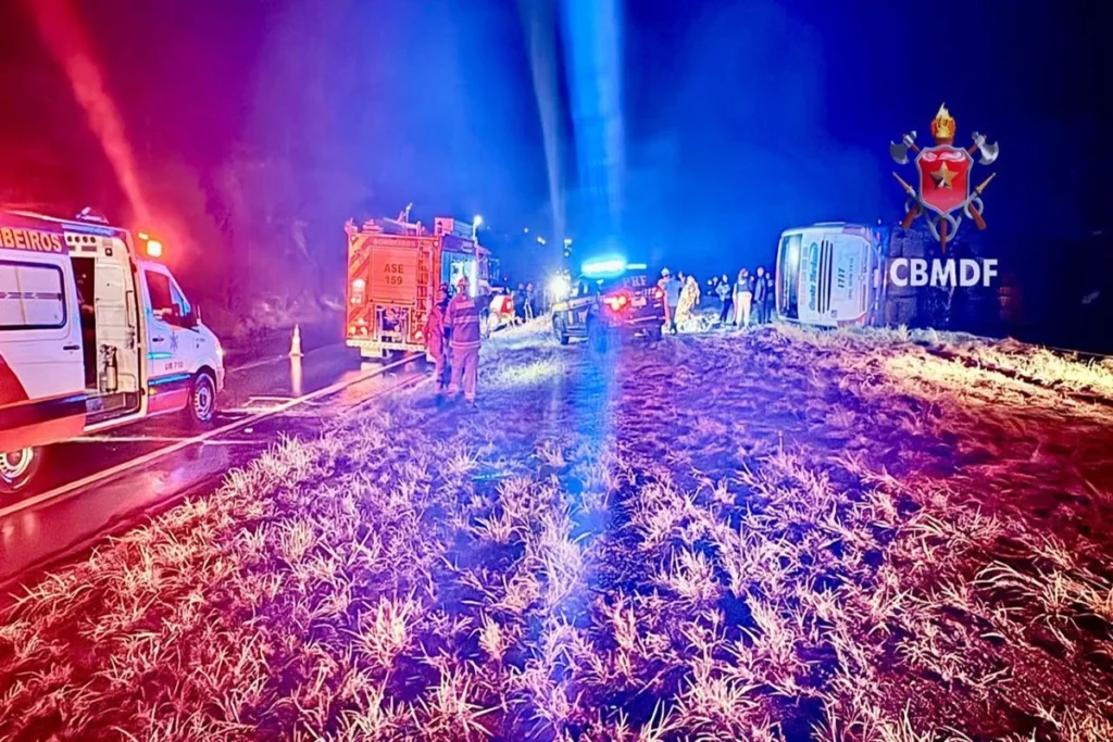 Acidente com ônibus deixa 27 feridos, três em estado grave, na BR-020 2 Acidente