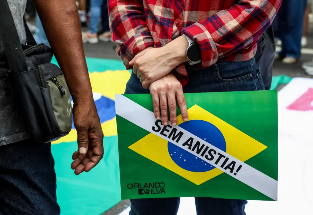 Imprensa internacional repercute à aprovação do PL da Dosimetria 3 PL da Dosimetria