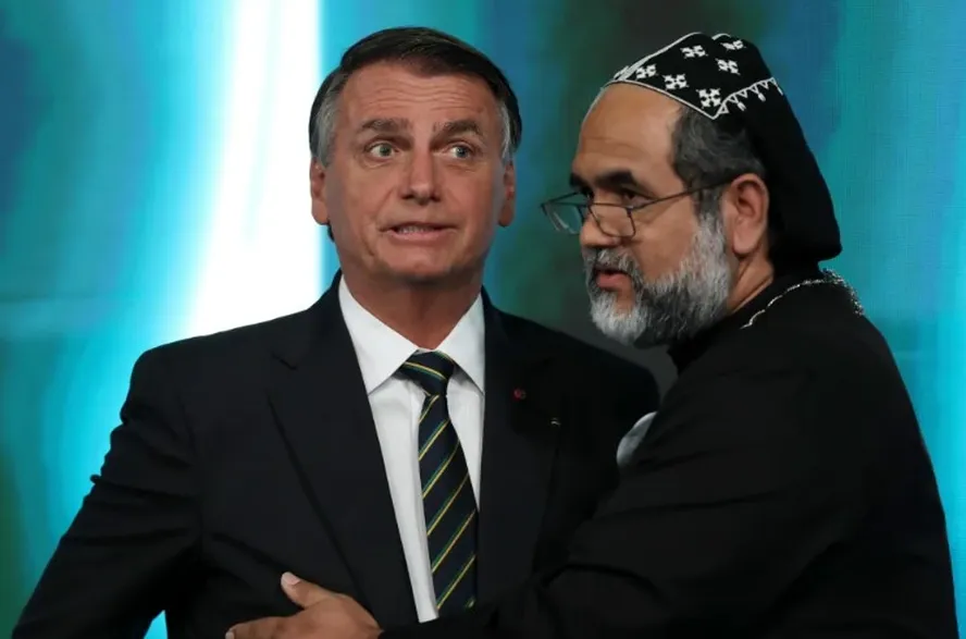 100650037 candidato a presidencia padre kelmon do ptb conversa com o presidente jair bolsonaro no in 1