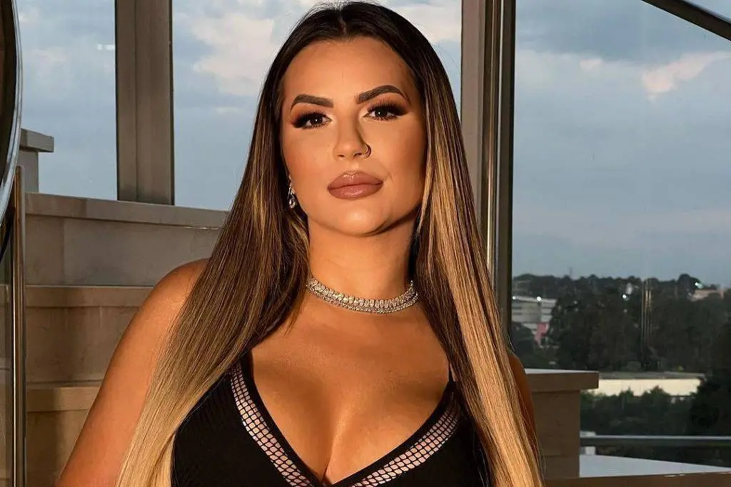 Descubra quem são as 15 celebridades que já fizeram cirurgias íntimas 8 cirurgias íntimas