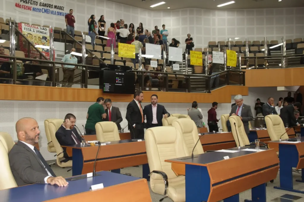 Crédito para PPPs gera embate entre base e oposição na Câmara de Goiânia