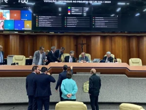 Revogação da Taxa do Lixo, empréstimo de R$ 132 mi e LOA passam antes do recesso