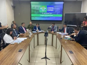 Com críticas da oposição, CEI da Limpa Gyn aprova relatório final 