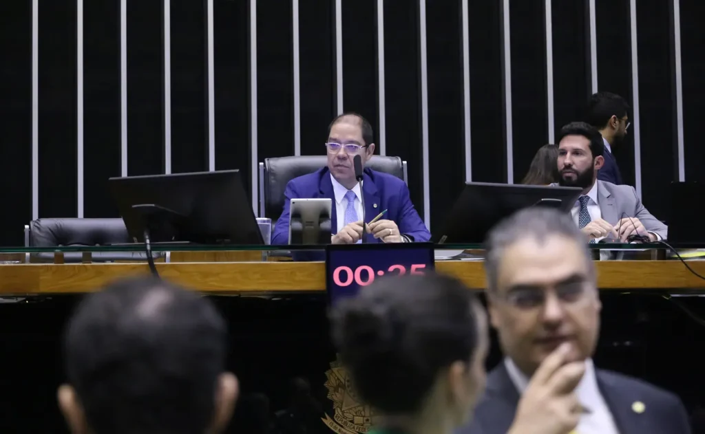 As estratégias da oposição para pautar anistia, que segue travada