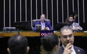 As estratégias da oposição para pautar anistia, que segue travada