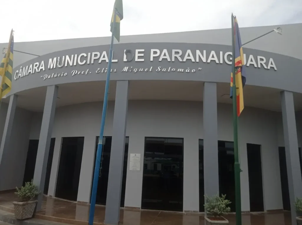 Prefeitura de Paranaiguara-GO abre concurso com 84 vagas 2 Camara