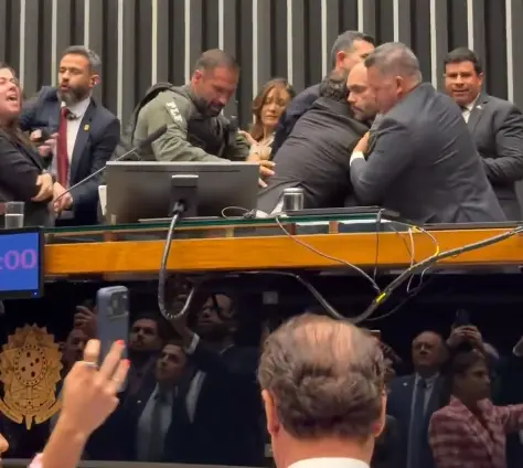 PL da Dosimetria: Imprensa internacional repercute aprovação na Câmara 2 PL