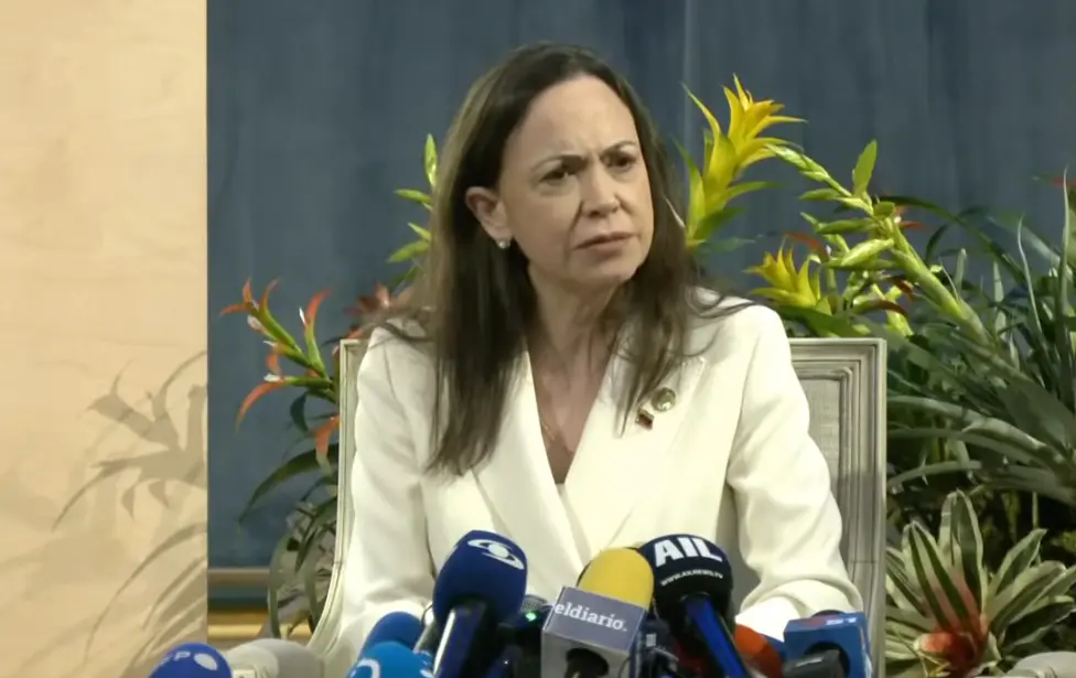 María Corina faz 1° aparição pública em meses: “O mundo está observando” 3 machado