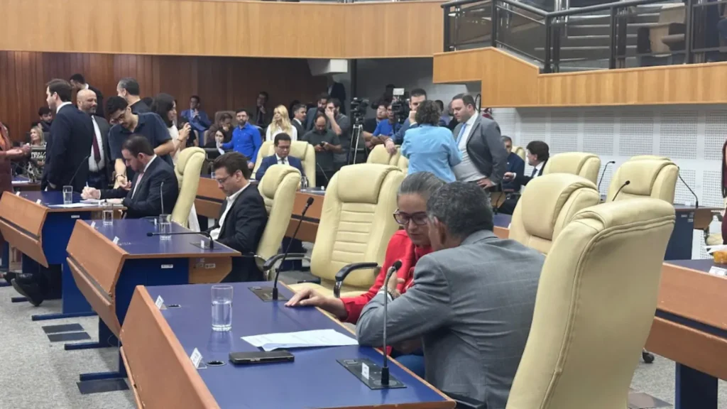 Manobra da base de Mabel barra avanço da revogação da Taxa do Lixo 