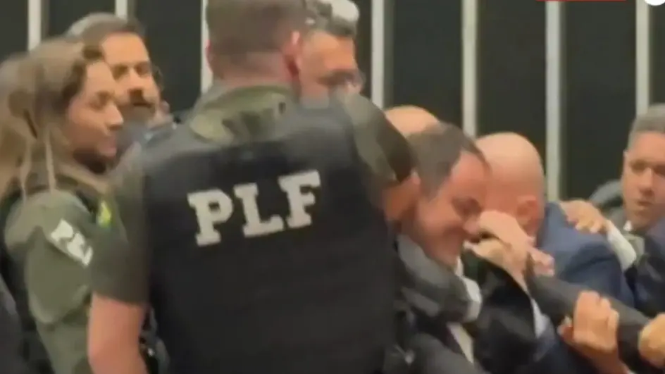 Glauber Braga denuncia “ofensiva golpista” e tentativa de silenciamento no Congresso; vídeo 2 glauber braga