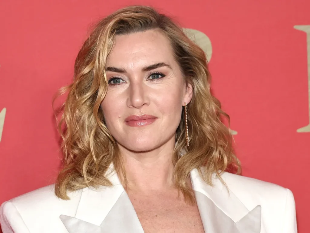 Atriz Kate Winslet diz que iniciou vida sexual com mulheres 2 Kate Winslet e1709242920678