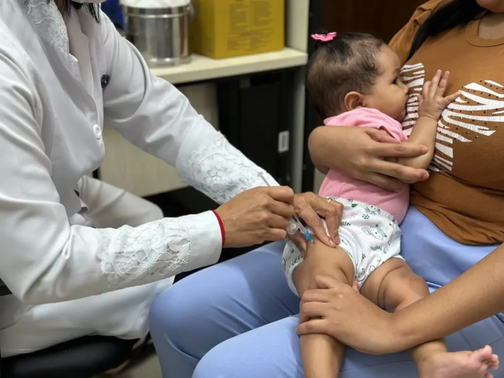 Mais de mil doses da vacina de bronquiolite são aplicadas em Goiânia 2 Vacina