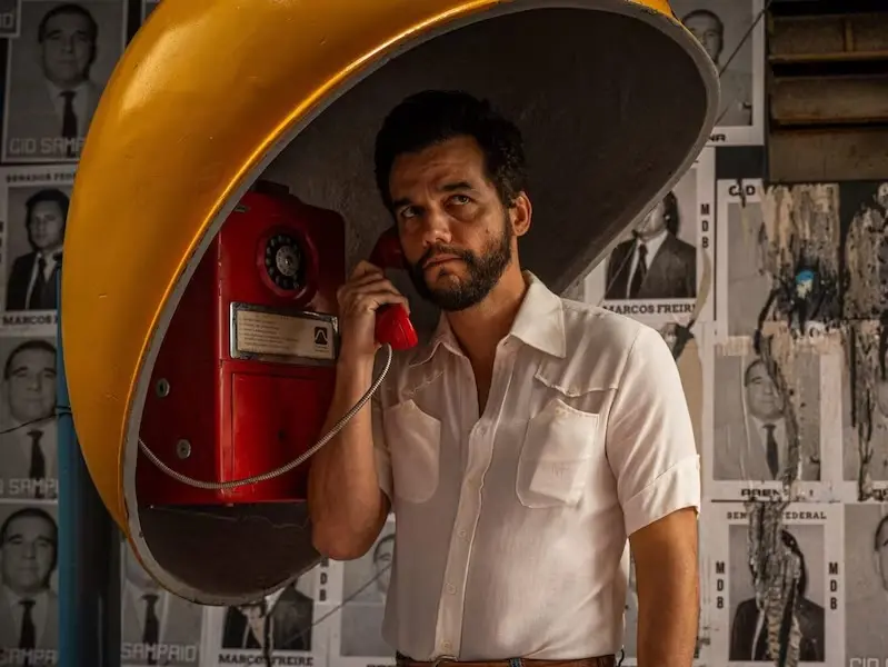 A “fervura” que Wagner Moura sente, e que todos nós vemos nas salas de cinema cheias, é a celebração da nossa soberania cultural, agora representada por "O Agente Secreto" | Foto: Divulgação