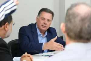 Marconi retoma agenda com entrega de recursos ao Araújo Jorge e encontro com lideranças
