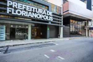 52313174690 93572fdbab k