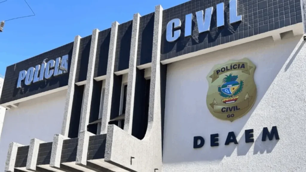 PCGO em acao conjunta com a PCPE cumpre mandado e prende investigado por feminicidio