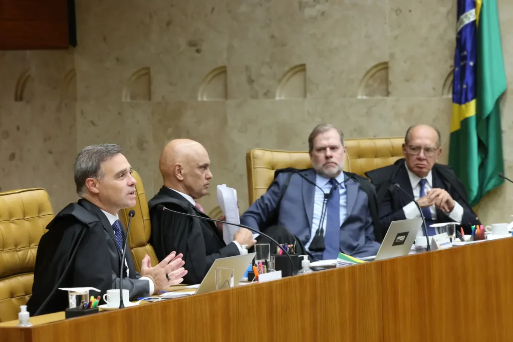 2 nota Andre Mendonca Alexandre de Moraes Dias Toffoli Gilmar Mendes pleno do STF 4 2 26 Foto Luiz Silveira STF.jpg