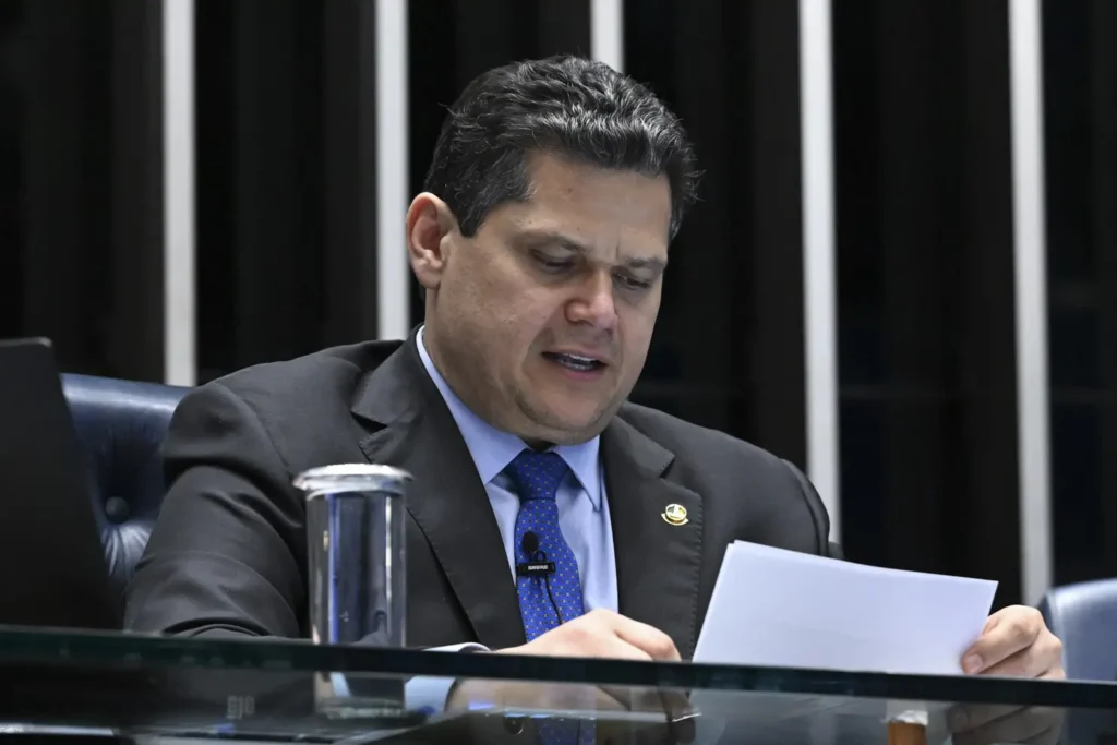 Crise do caso Master encurrala Alcolumbre por CPMI e impeachment