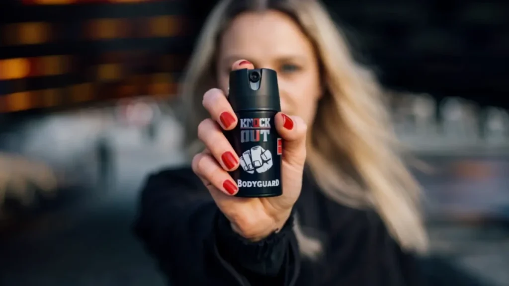 9 abre 2 Congresso discute novas leis contra violencia digital e feminicidio alem da liberacao do spray de pimenta como medida de protecao as mulheres Foto freepik