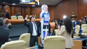 Retorno da Câmara é marcado por críticas a Mabel e pedido de impeachment 